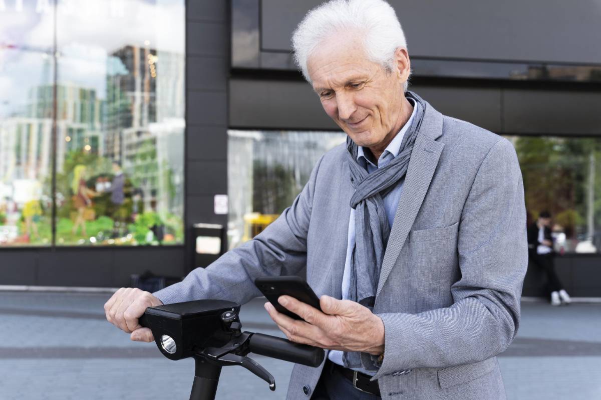How Wearable Technology is Transforming the Lives of Seniors